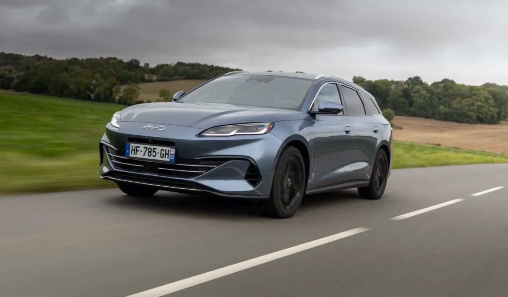 Byd announces prices for seal 6 hybrid sedan and wagon